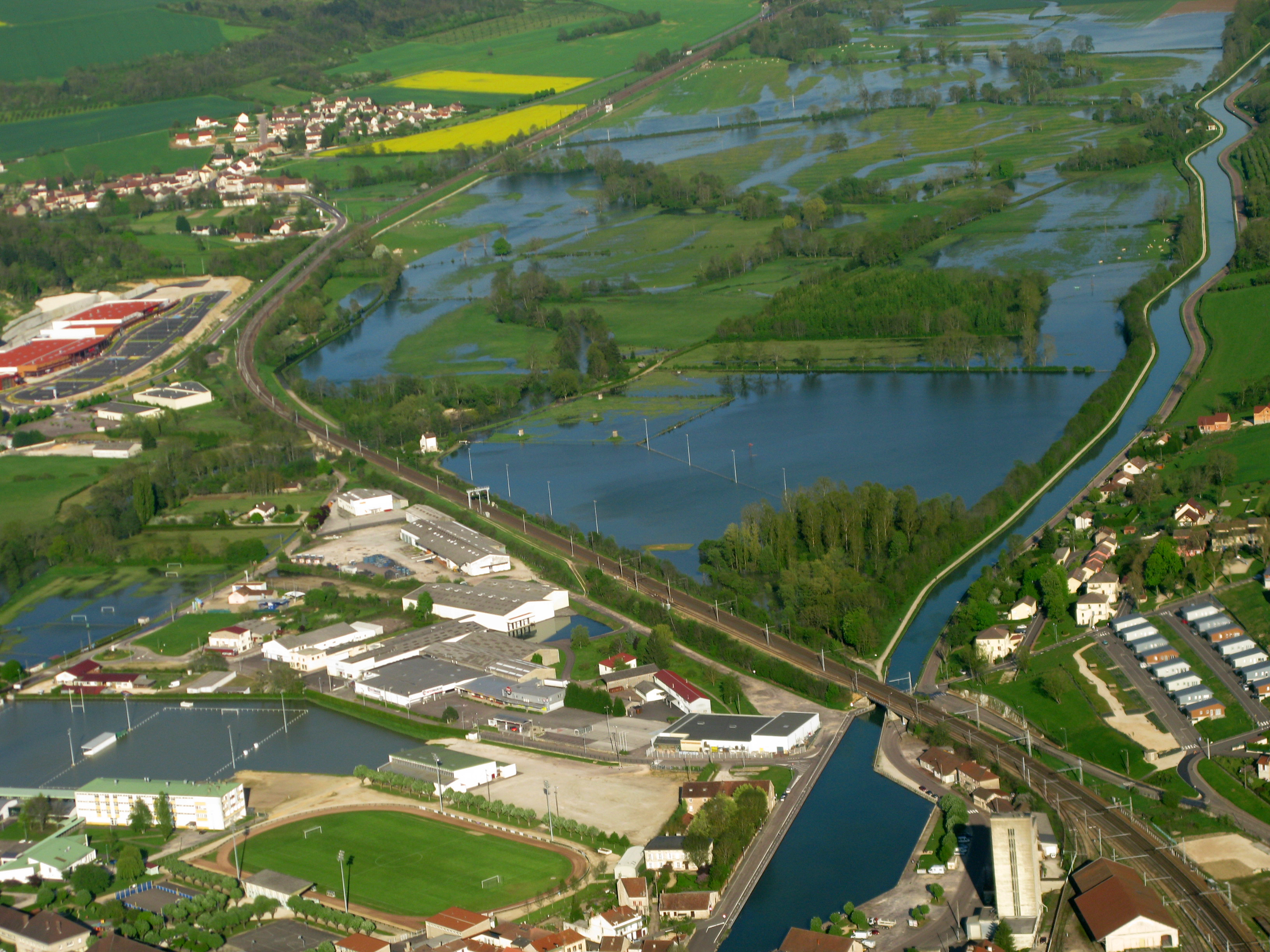 Crue de la Brenne, en mai 2013, à Montbard en Côte d'Or